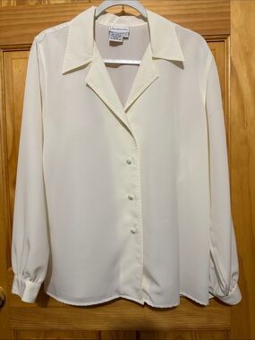Jacobson’s Elegant Cream Long-Sleeve Blouse with Notch Collar.  Size 12.